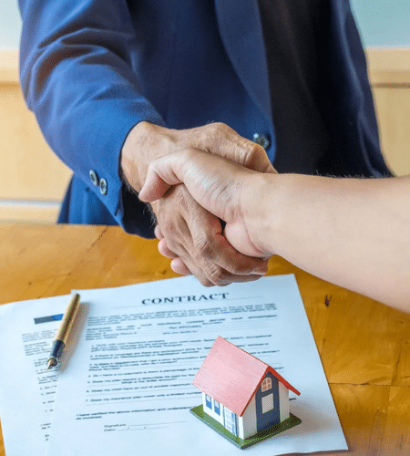 shake hands home trading between broker and customer