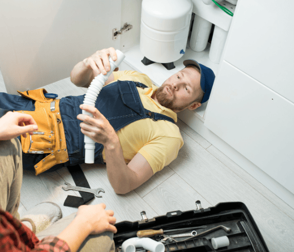 man doing Emergency Plumbing